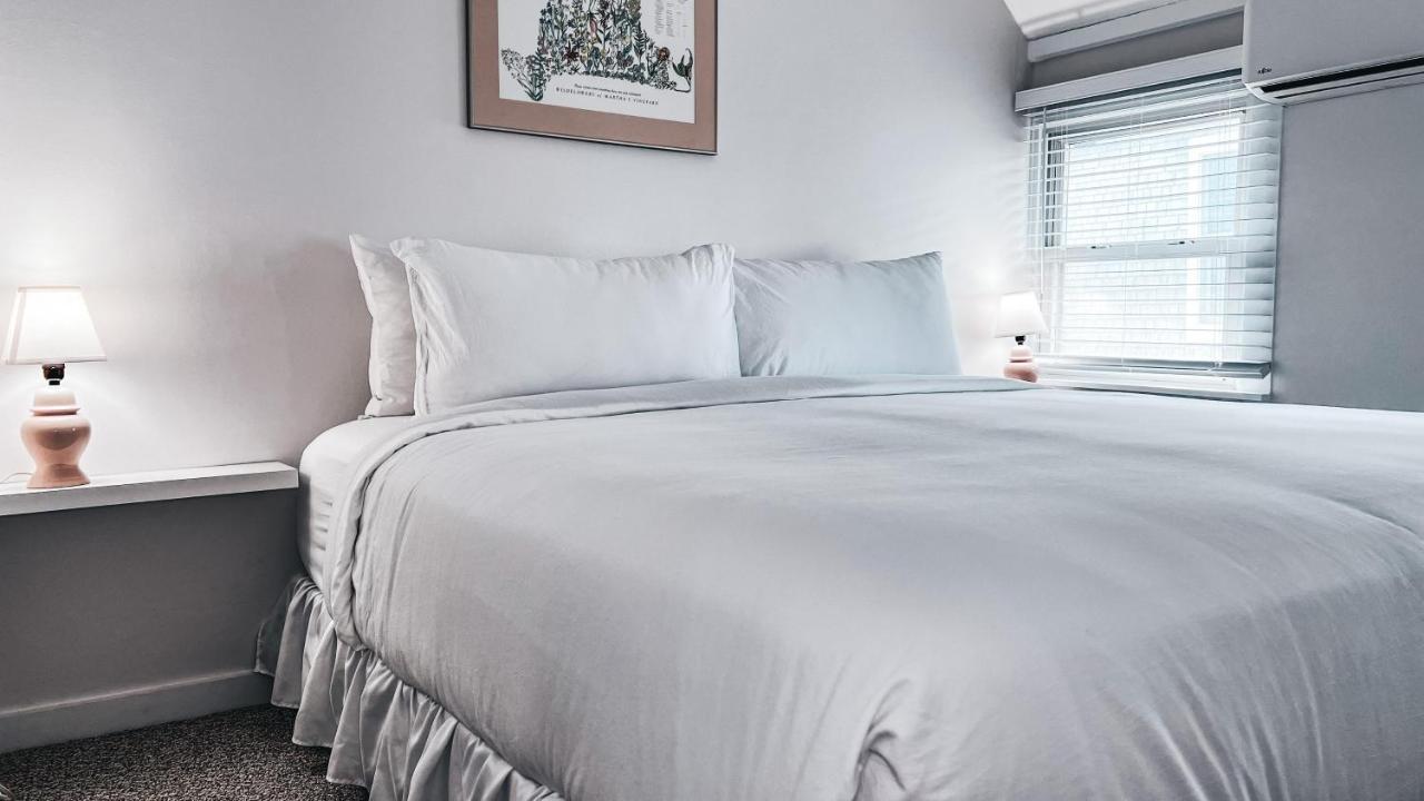 Capricorn Beach House Oak Bluffs Extérieur photo