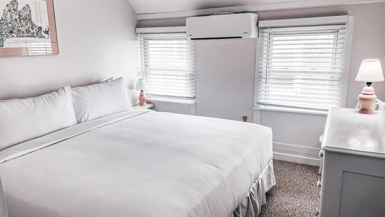 Capricorn Beach House Oak Bluffs Extérieur photo