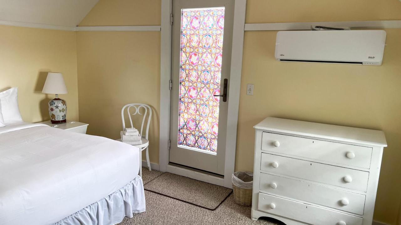 Capricorn Beach House Oak Bluffs Extérieur photo