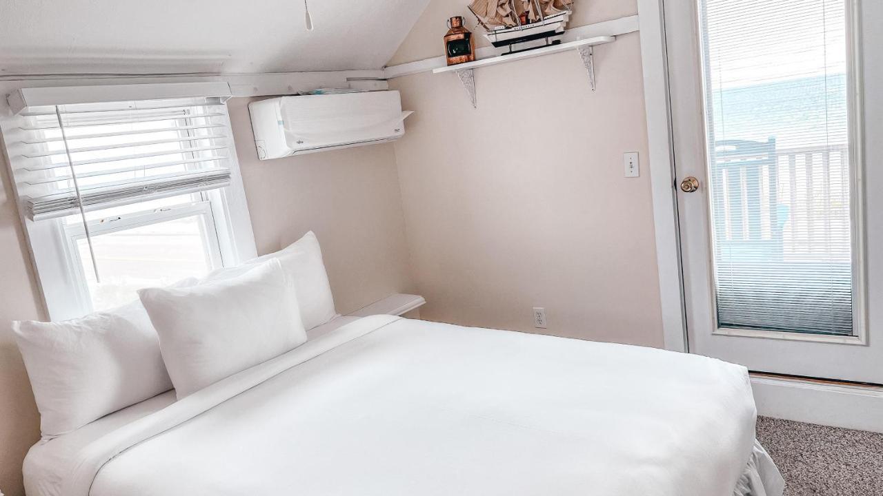 Capricorn Beach House Oak Bluffs Extérieur photo