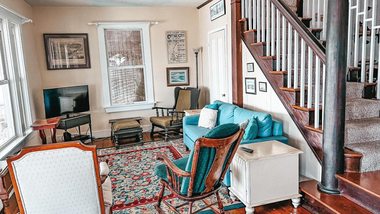 Capricorn Beach House Oak Bluffs Extérieur photo